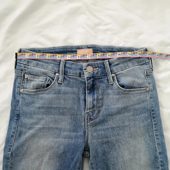 Mother The Looker Jeans in Light Kitty Light Wash 25 - Picture 15 of 16